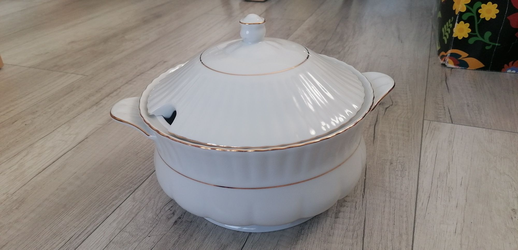 Waza porcelanowa Chodzież