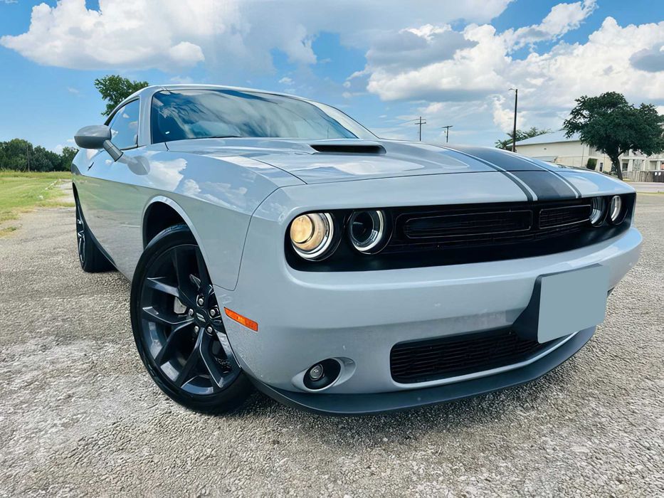 Dodge Challenger      2021