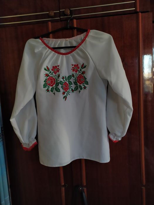 Вишиванка на дівчинку