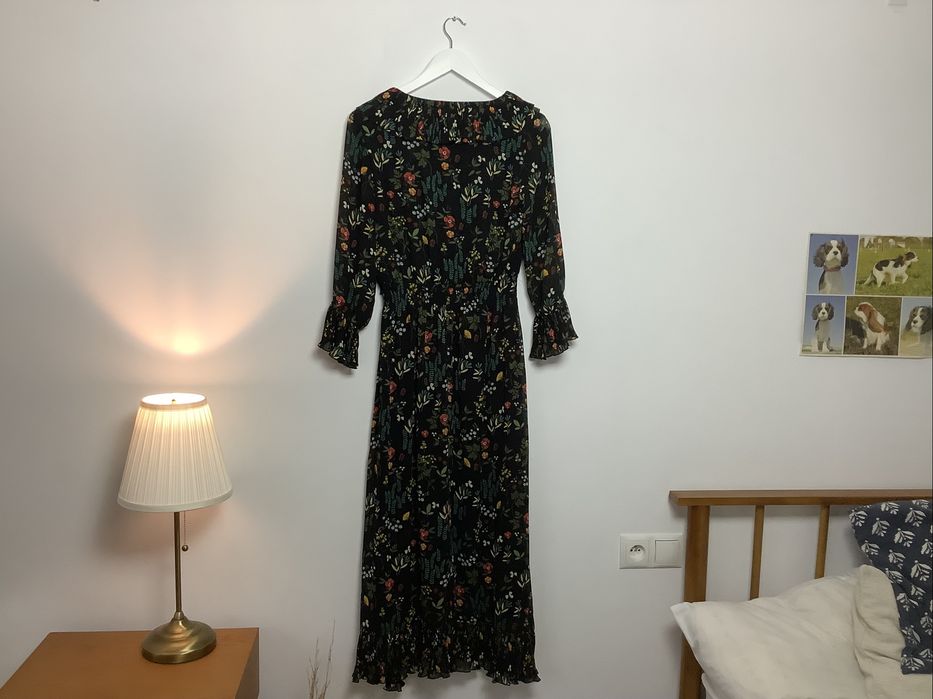 Czarna długa zwiewna sukienka w kwiaty top secret 36