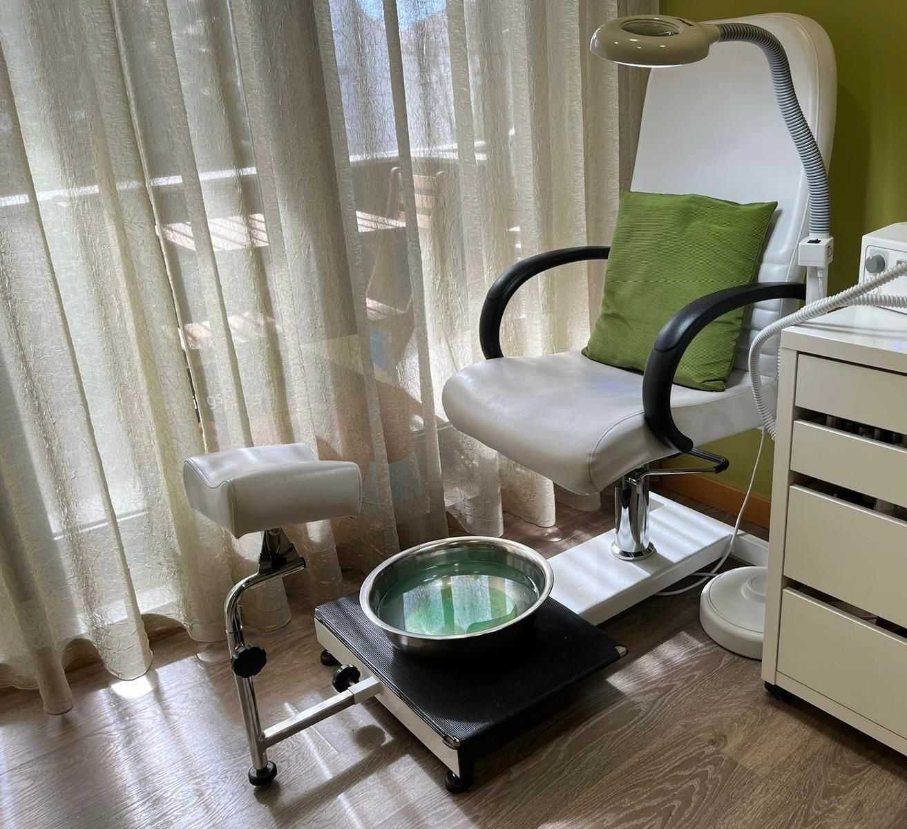 Cadeira de Pedicure Profissional - Conforto e Elegância!