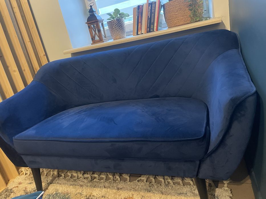 Sofa skandynawska i krzeslo welur do salonu biura