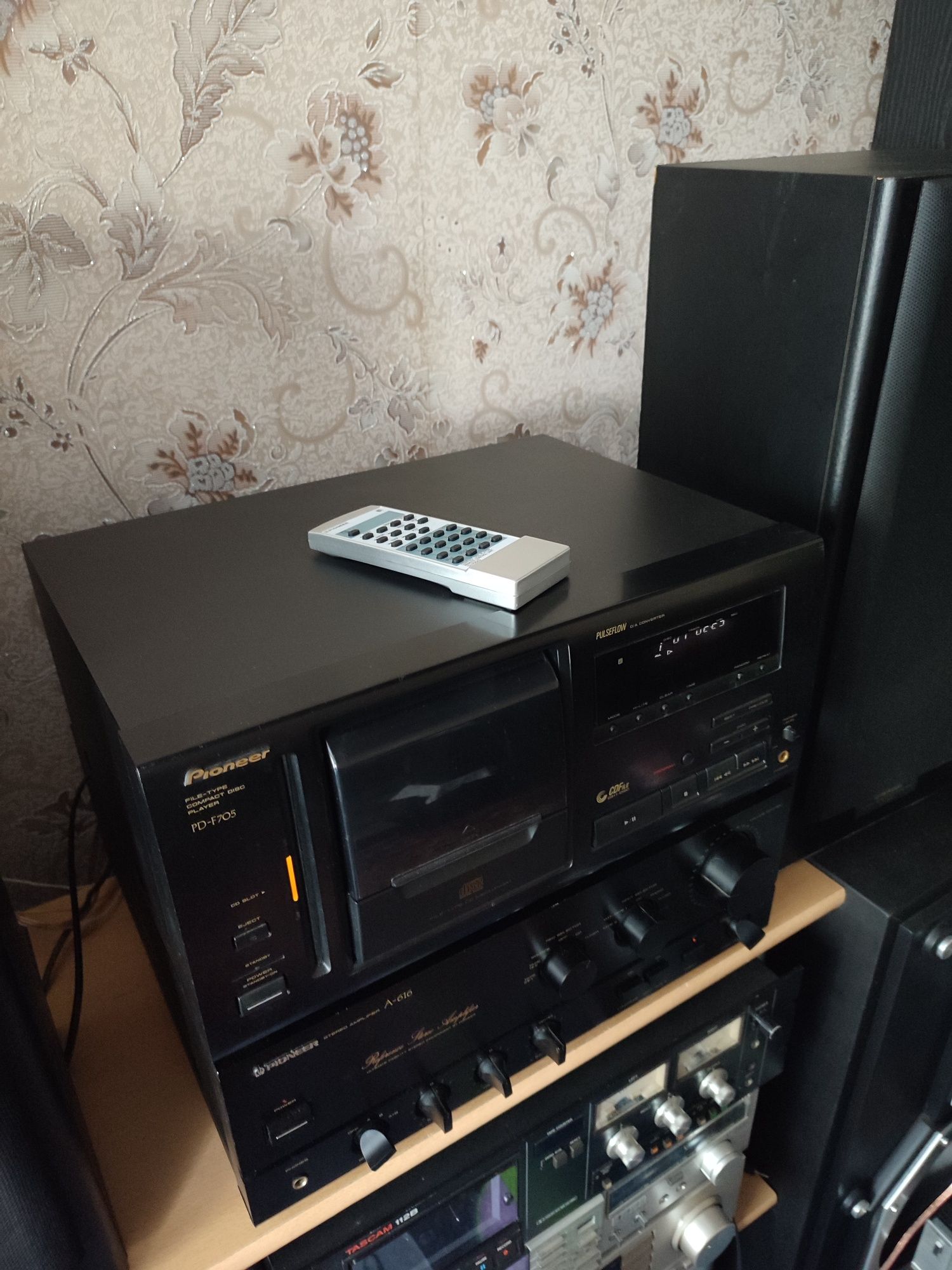 Cd-плеер pioneer РD-F705.