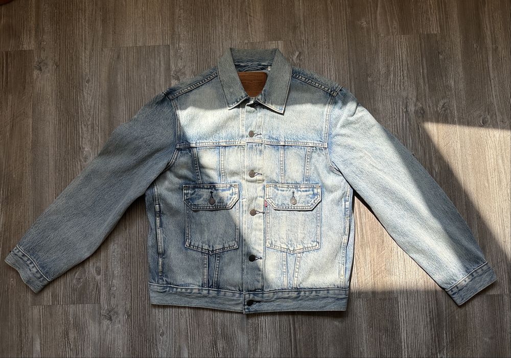 Мужская джинсовая куртка Levis, размер M