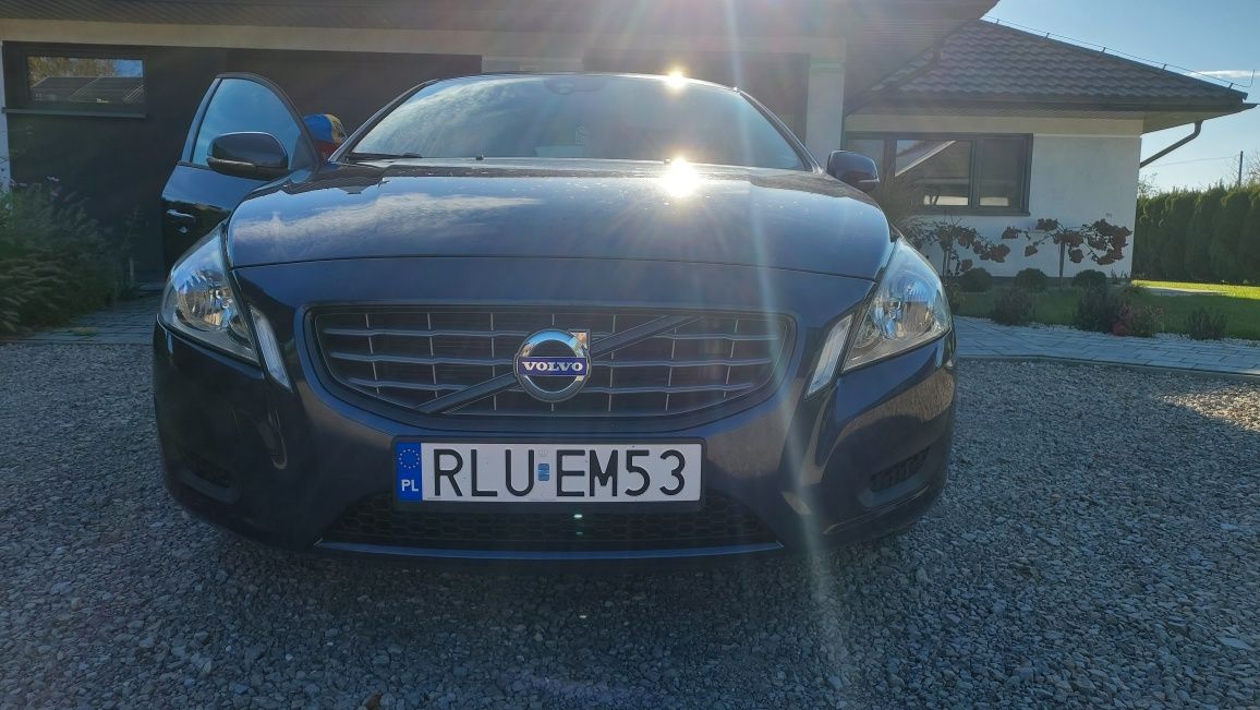 Volvo V60  1.6 t3 150 KM