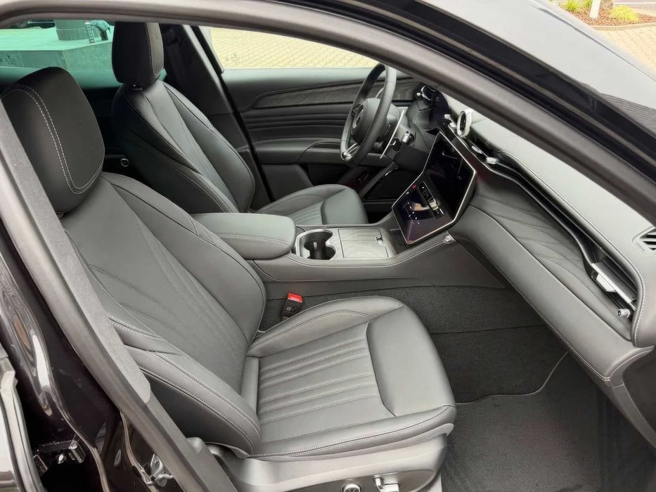 Maserati Grecale      2025