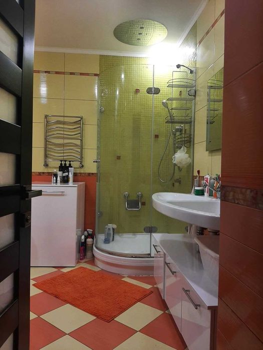 Продам двокімнатну квартиру  пр-т Шевченка 7А м. Вишгород ремонт меблі