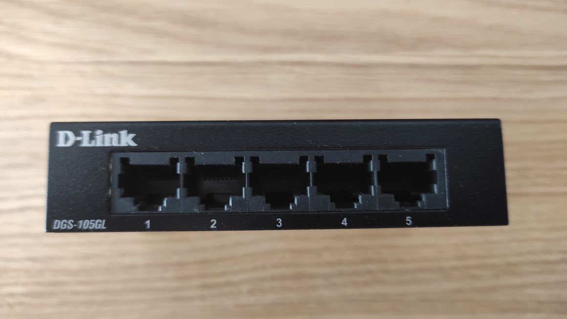 D-LINK DGS-105GL switch przełącznik ethernet Gigabit 5-portowy