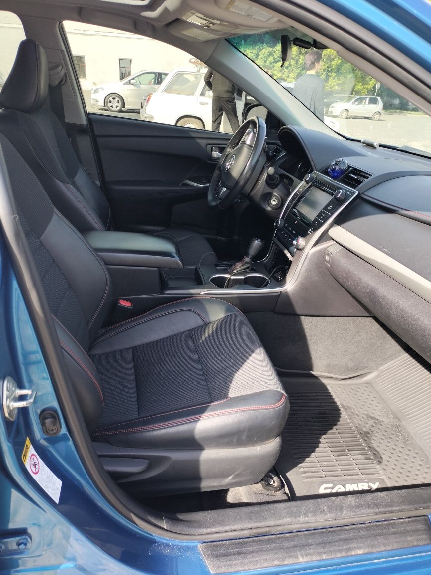 Продаю Toyota Camry 2.5