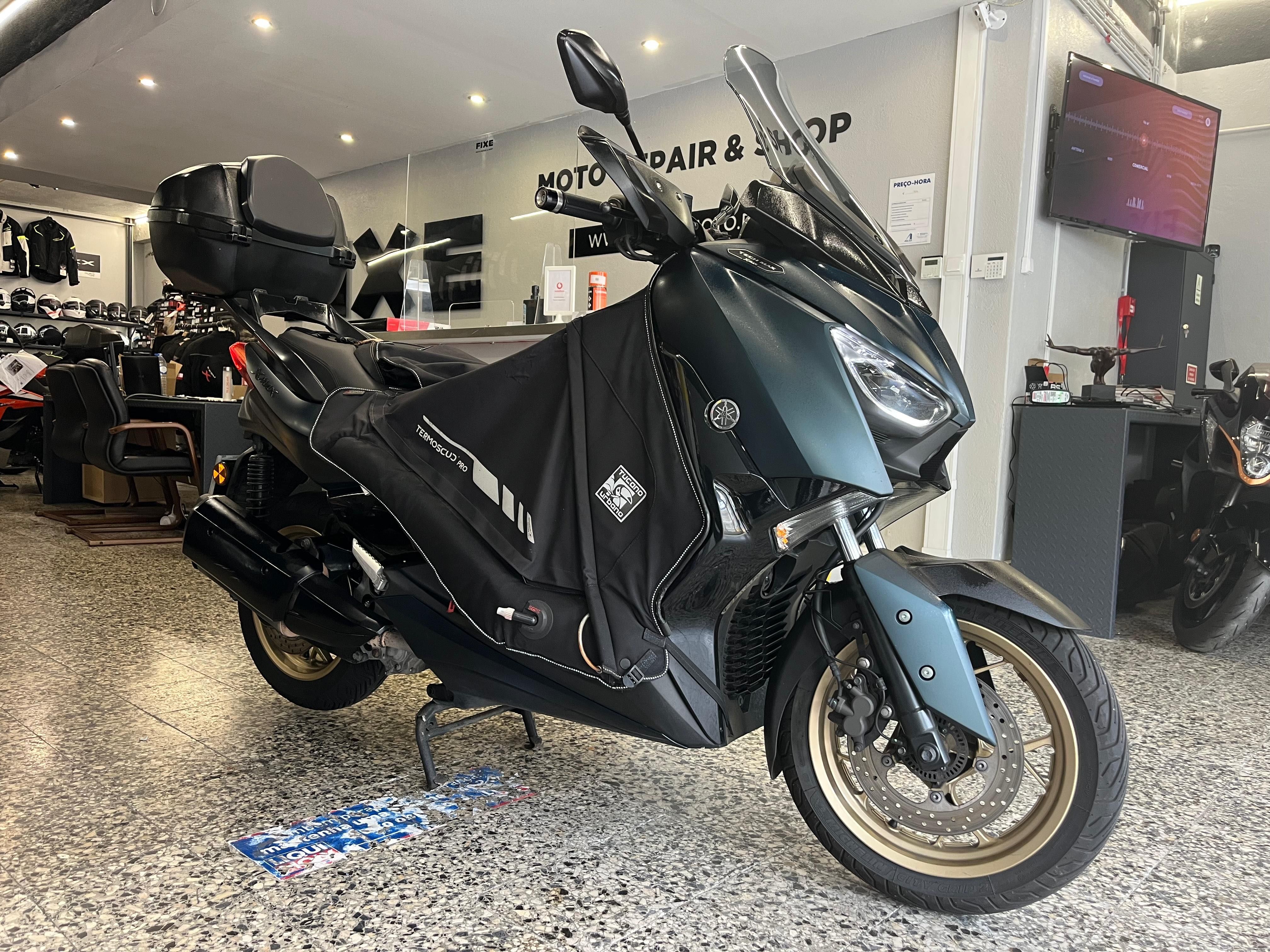 Yamaha X MAX de 2022 em Óptimo estado com Extras