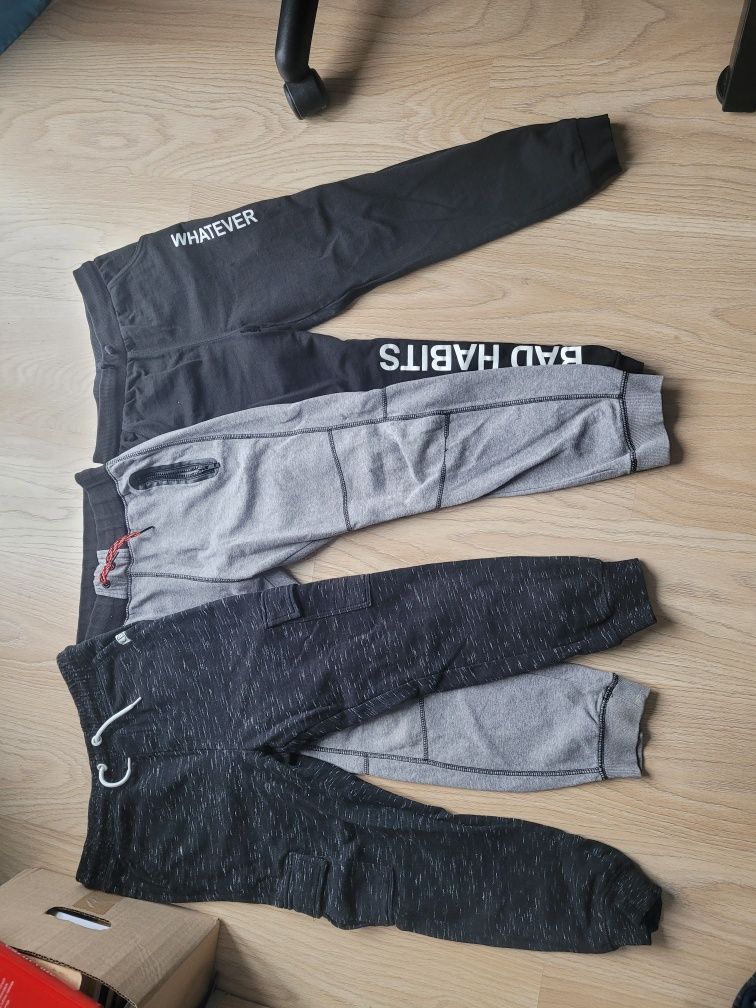 Spodnie  dresowe 3 pary, dresy, rozmiar 140-146