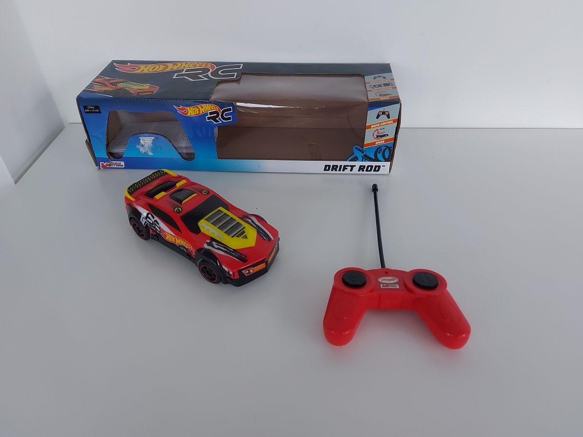 Zdalnie sterowane autko Hot Wheels Drift Rod RC