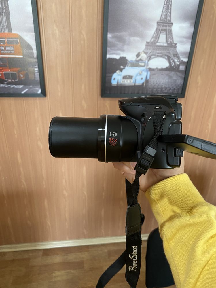 Canon Powershot SX30 is