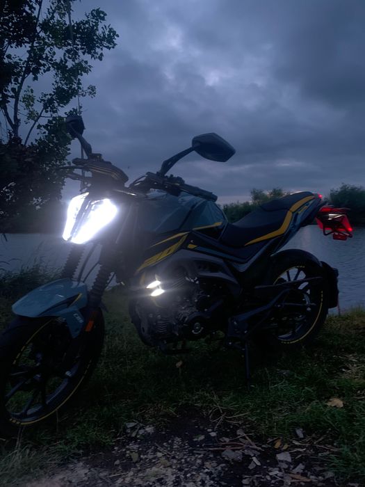 Продам обміняю mustang st 200