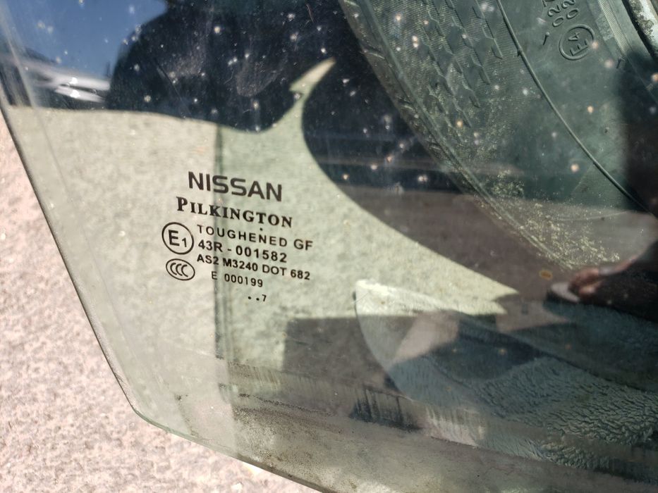 Скло дверей передньої правої та задньої правої дверей Нісан Кашкай j10