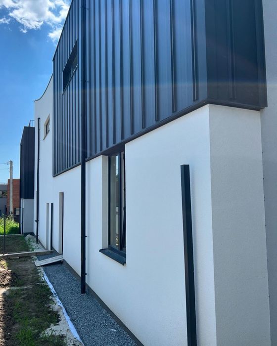 Котеж з подарунком