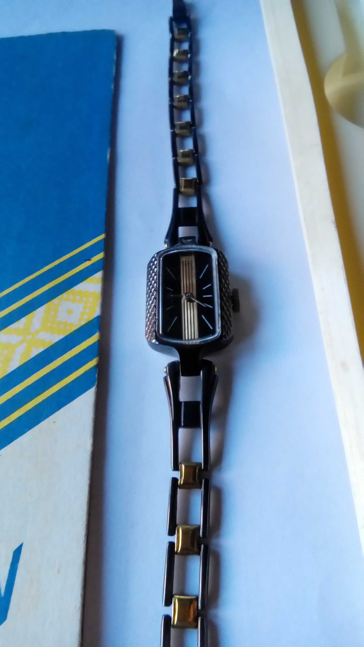 Продам женские новые часы Луч, СССР