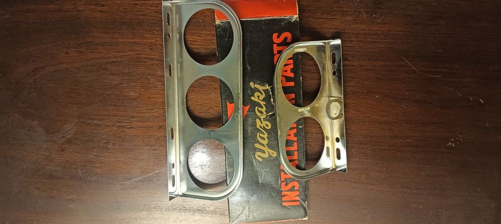 Suporte para 3 manómetros e suporte para 2 manómetros.
