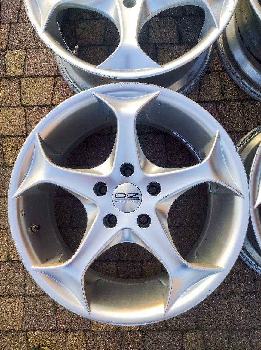 Oz Racing Antares 5x120 18 8J BMW JDM