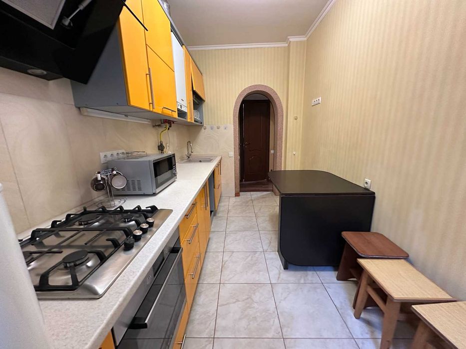 Довгострокова оренда 3 к кв на Замості