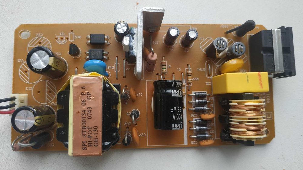 Блоки питания 19V 6.32A, 24V 0.8A, 42V 1.5A, 24V 1A