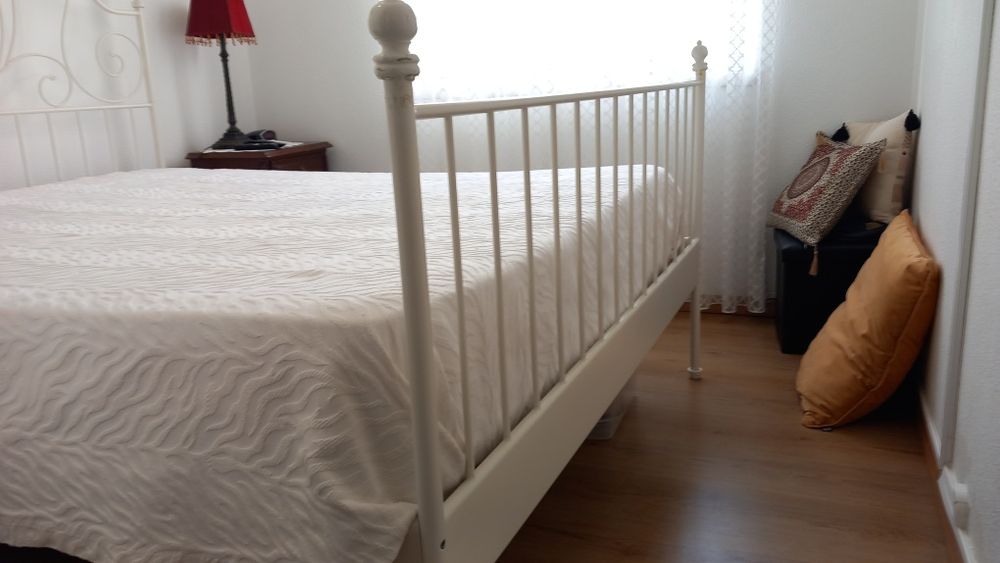 Cama de casal (140 x 200 cm)