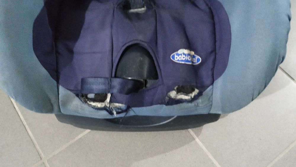 Cadeira segurança para criança instalação em banco de automovel