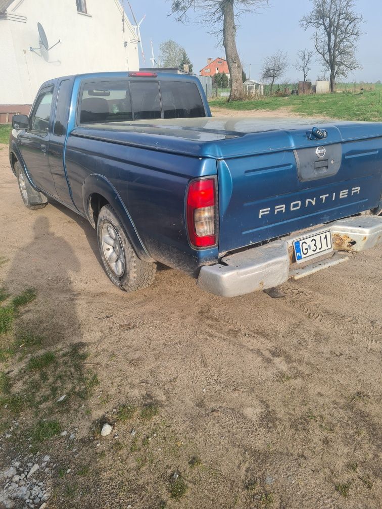 Nissan frontier 2.4 benzyna automat zarejestrowany 101 tys przebieg