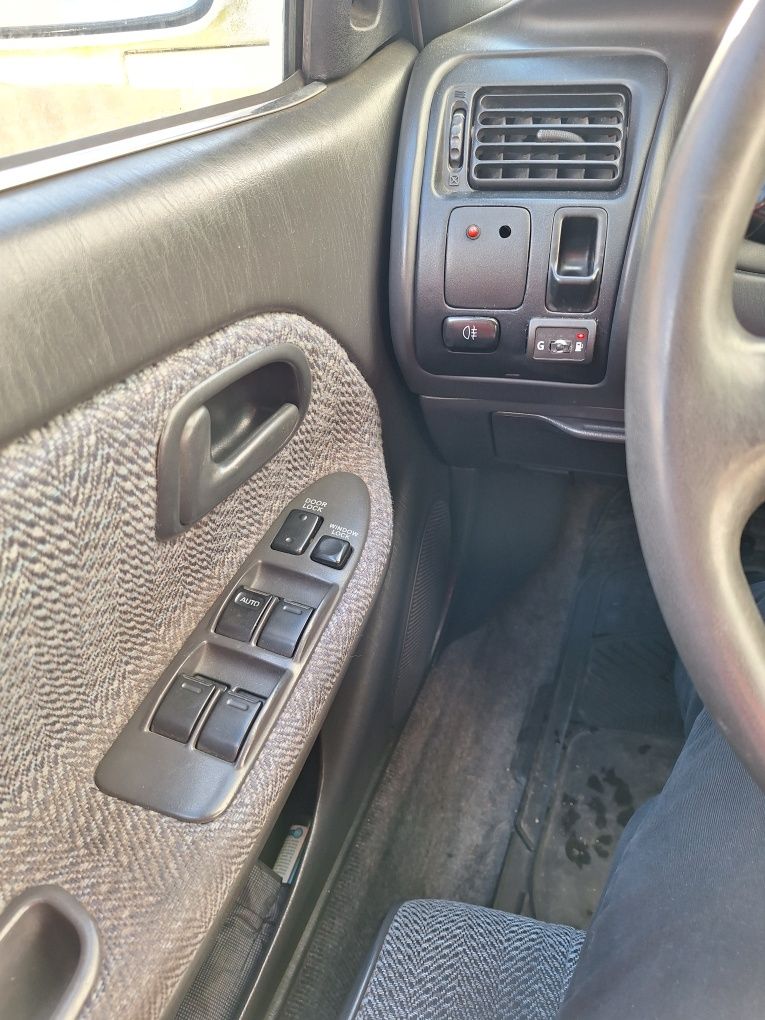 Toyota corolla 1.3
Gasolina e GPL
Vidros elétricos dianteiros e trase