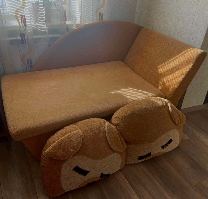 Диван в детскую или гостинную