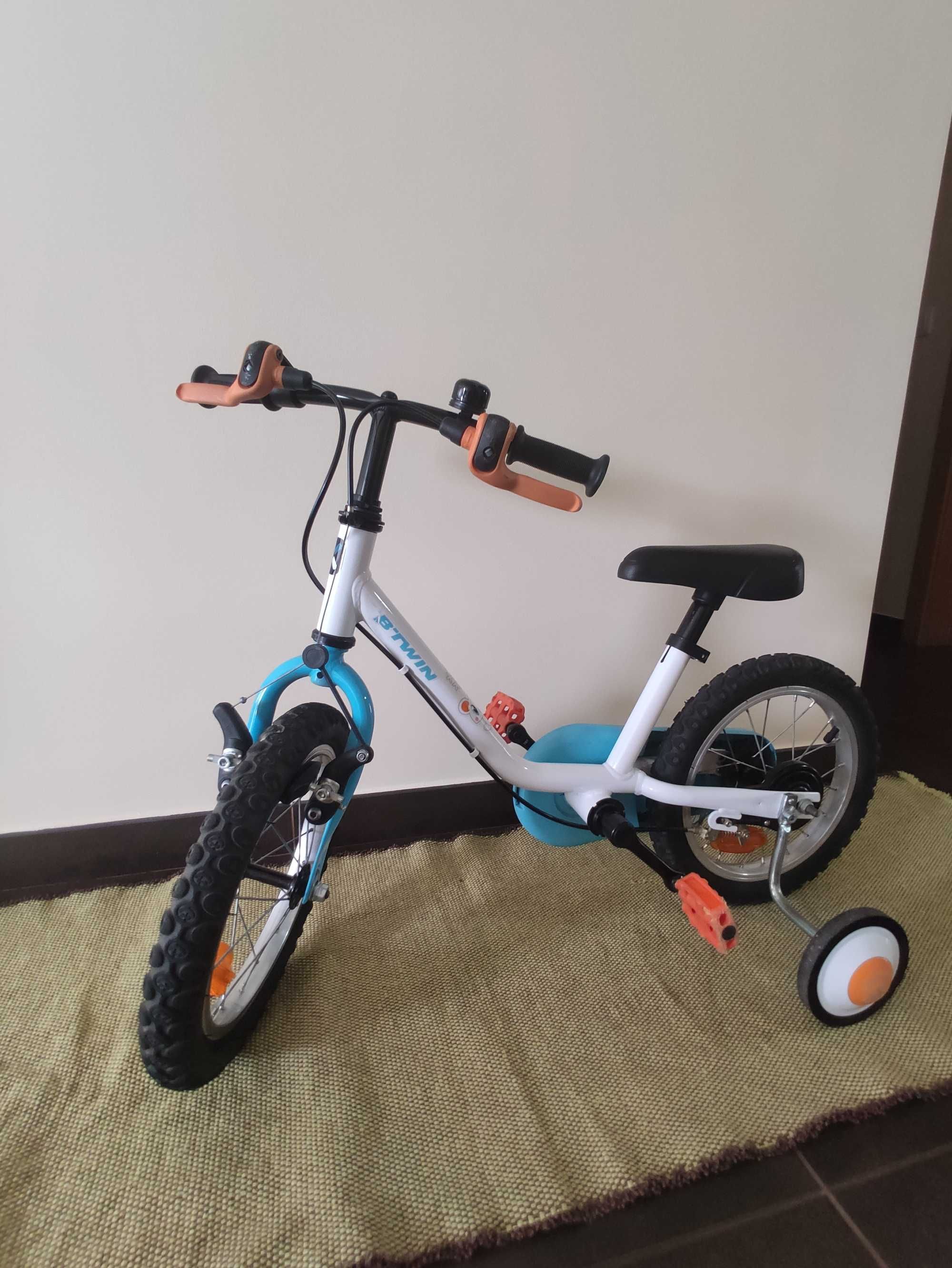 BICICLETA DE CRIANÇA 3-5 ANOS/ trotinete  / baloiço