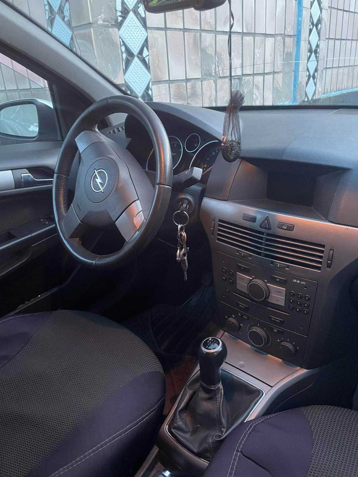 Авто Opel Astra H