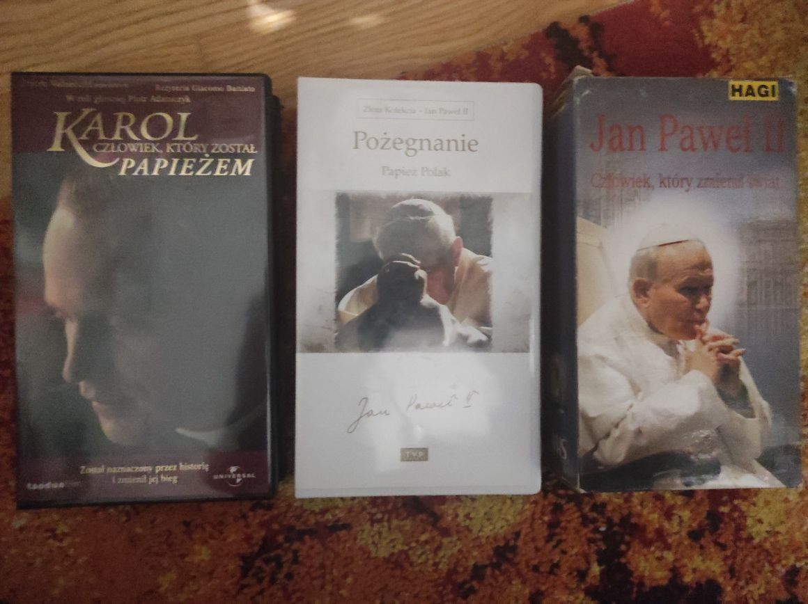 Kasety VHS 4 szt. o Papieżu: Pożegnanie, JPII, czlowiek, oraz Karol
