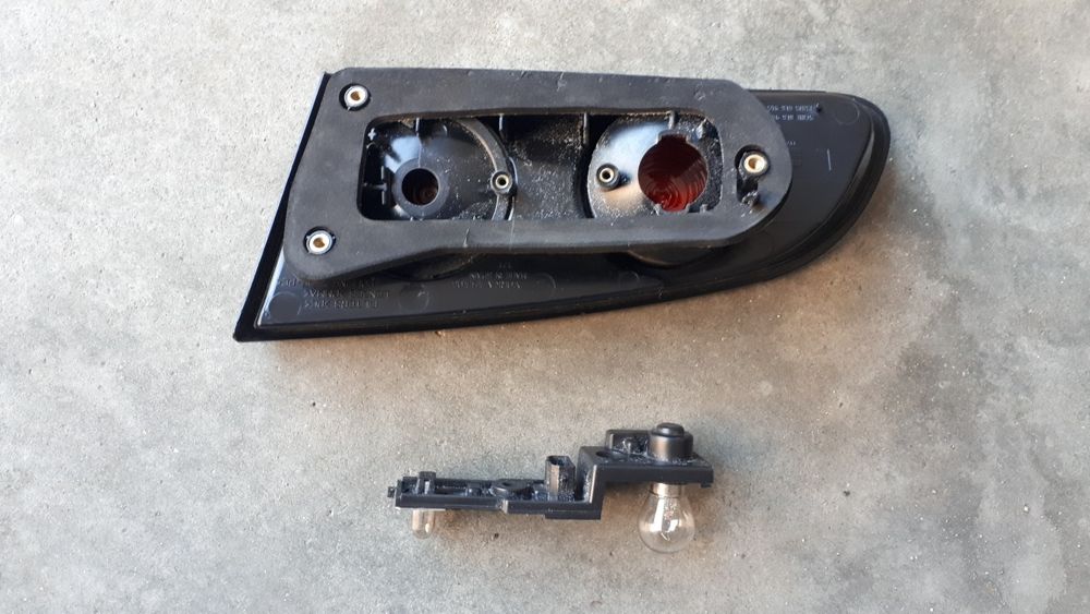 Farolim esquerdo tampa da mala Seat Ibiza 6L