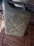 Kanister do Forda Mutt Jeep Wiilys