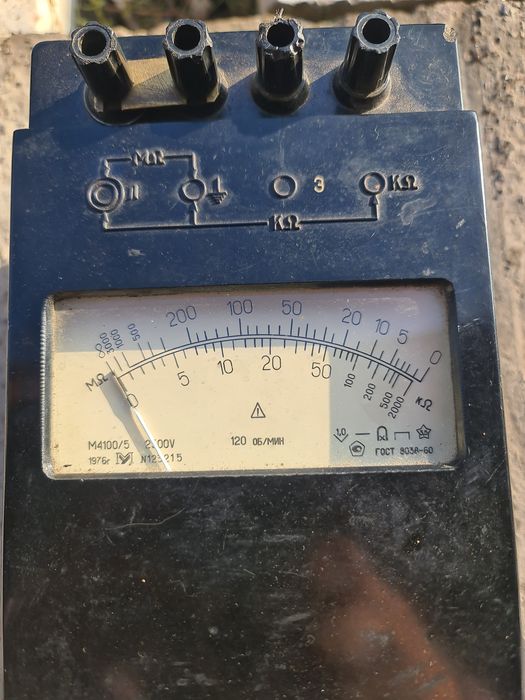 Мегаомметр.М4100/5,2500в.
