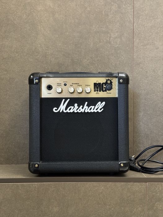 Marshall mg10…….