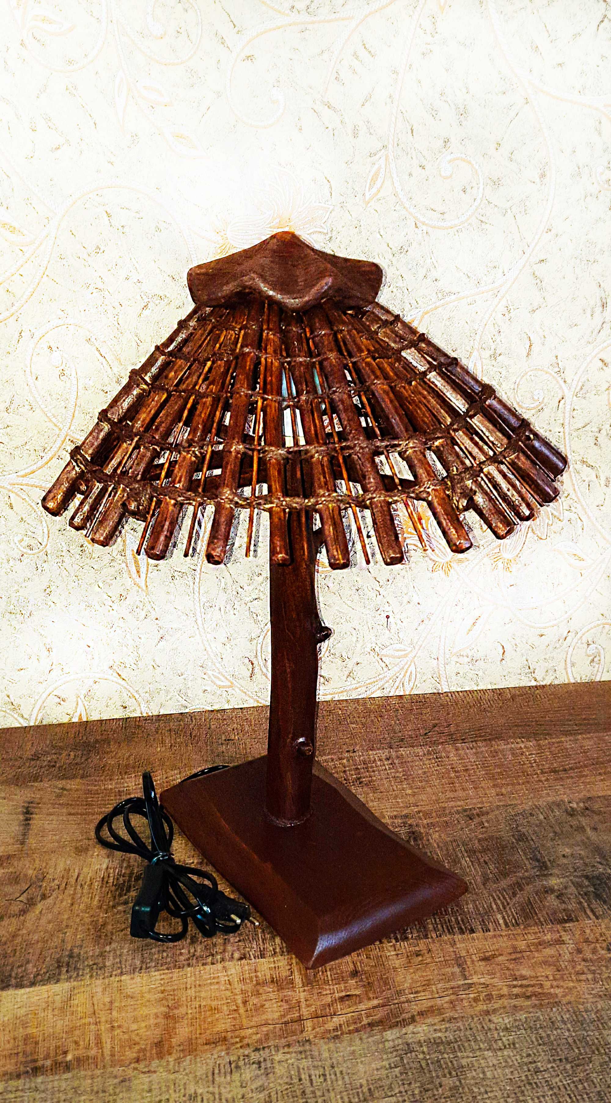 Настільна лампа ручної роботи  у стилі Рустік.