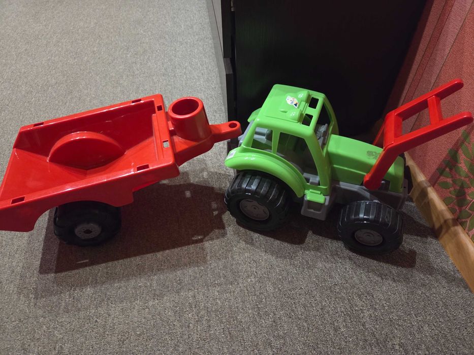 Іграшковий трактор великий