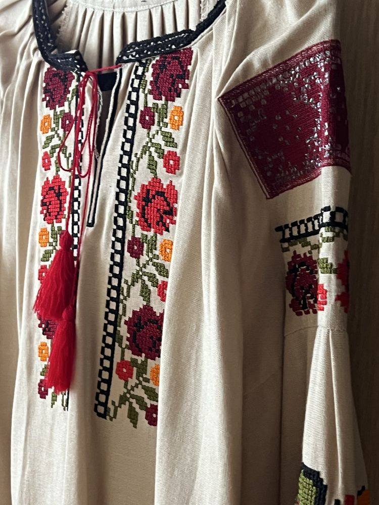 Вишиванка жіноча М-Л