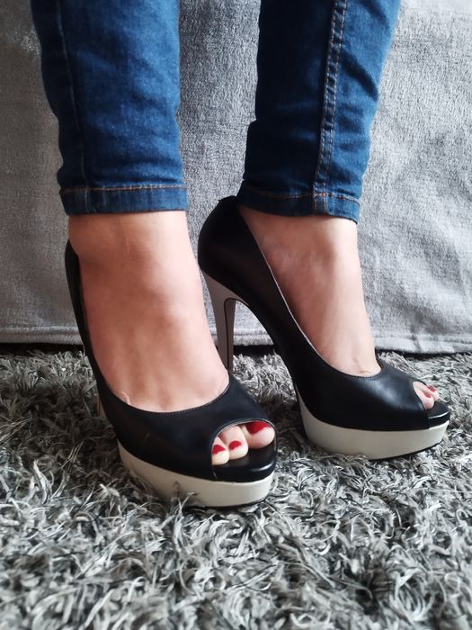 Skórzane buty na szpilce Aldo