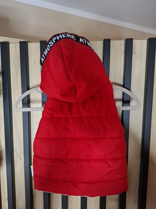 Czerwona kamizelka bezrękawnik z kapturem dziecieca
