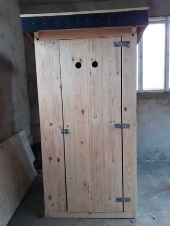 Toaleta/wychodek drewniany