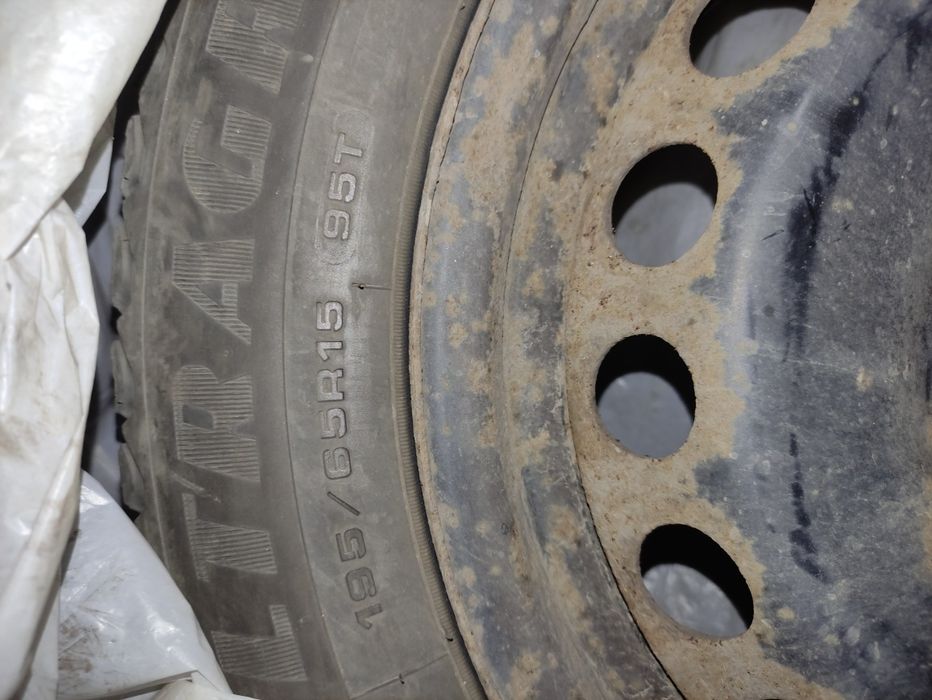 Продам 4 колеса в сборе 195/65 r15. Разболтовка 5*112