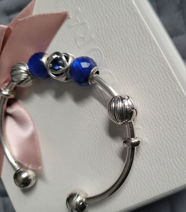 Pandora bransoletka bangle otwarta + 1x charms 2x fasetka 2x klips