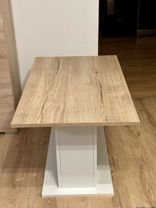 niewielki stolik, stan bdb