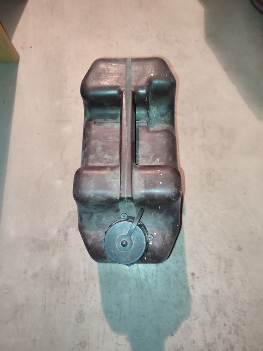 Kanister plastikowy 5litrow