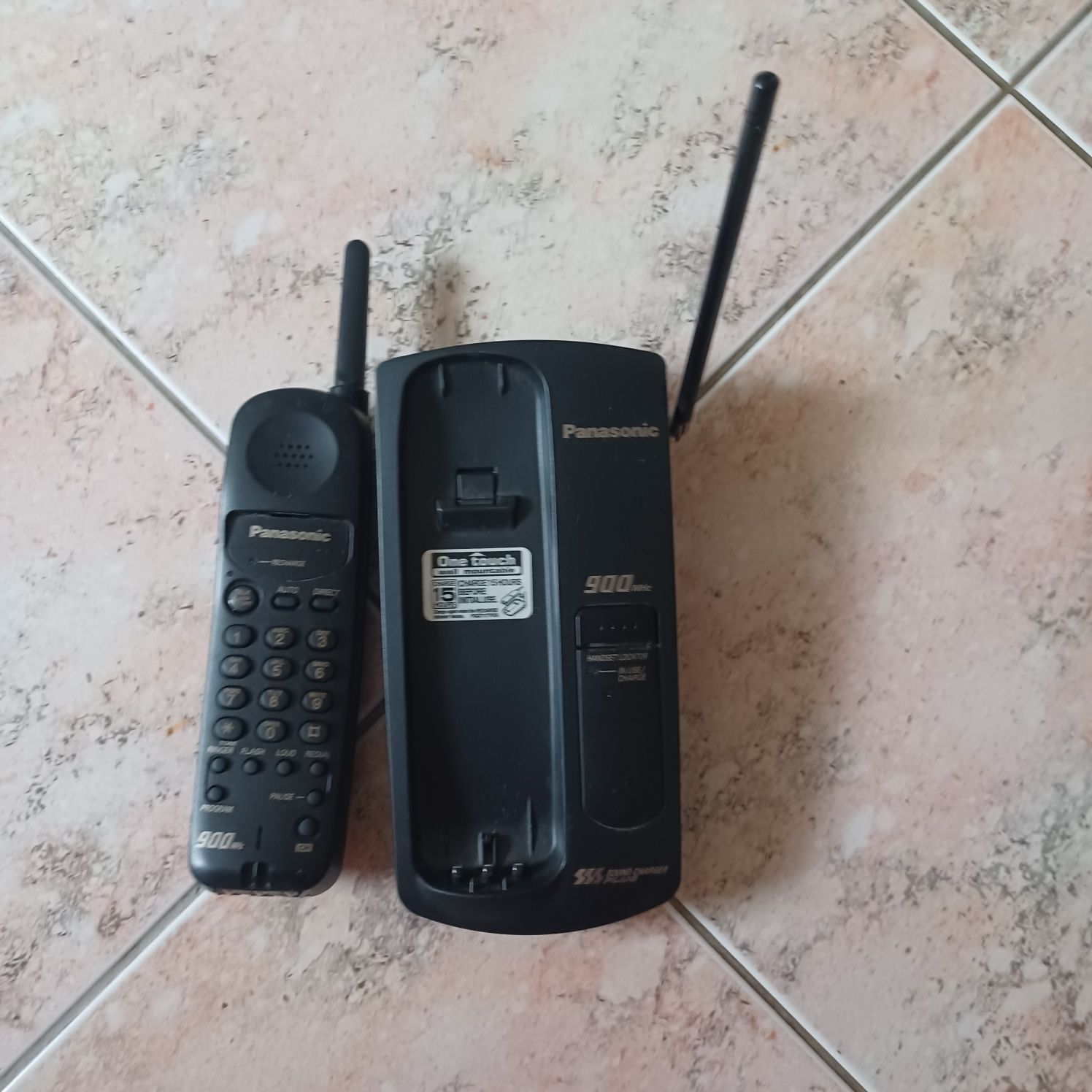 Telefon stacjonarny PANASONIC 900 MHZ bezprzewodowy