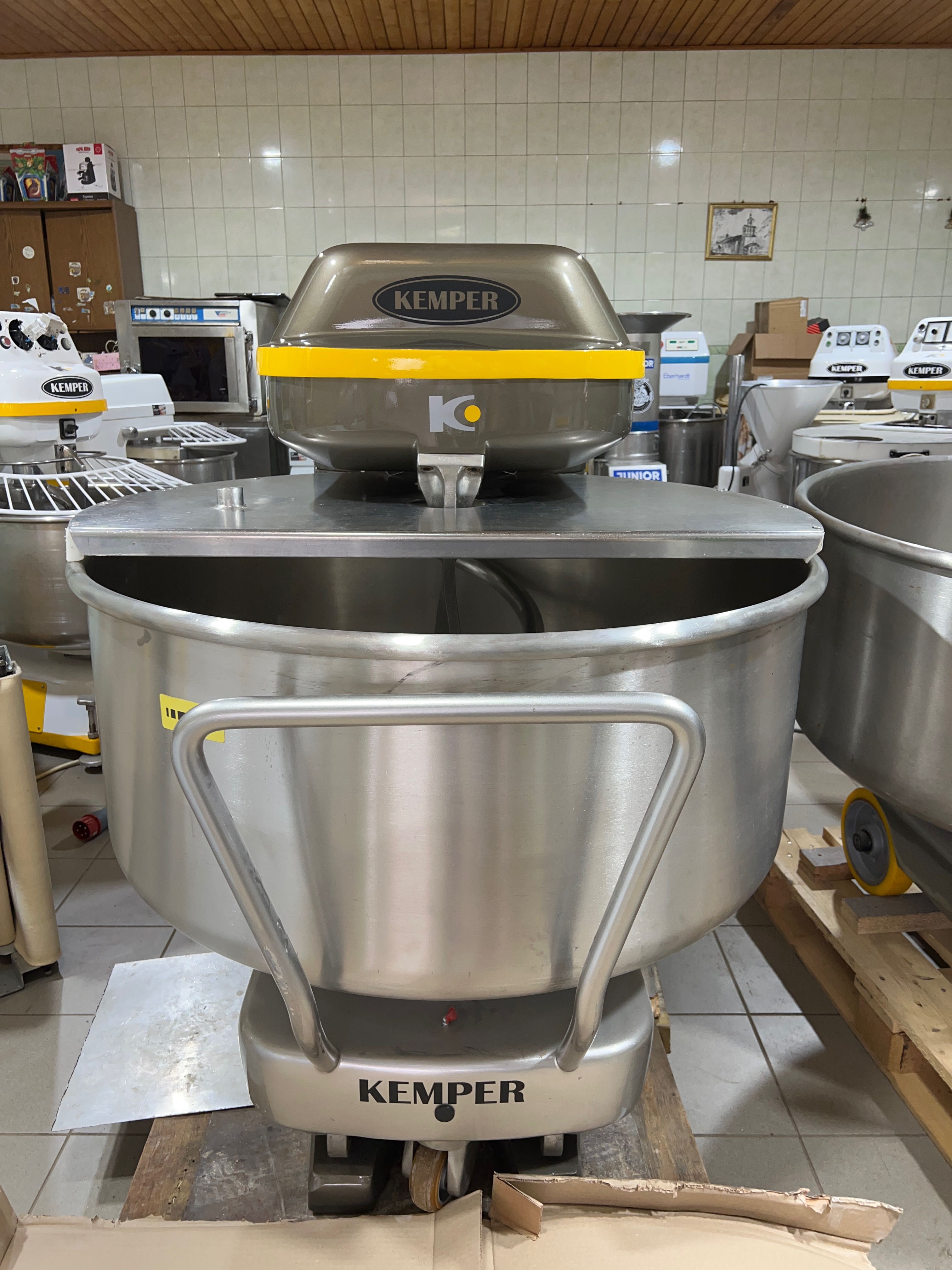 Тестомес Kemper SPА 150 з підкатними діжами Тістоміс кемпер
