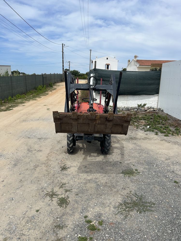 Trator kubota B 1400